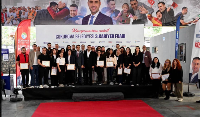 Çukurova’da iş arayanlarla işverenler buluştu: “Gençlerin geleceğe umutla bakmasını istiyoruz”