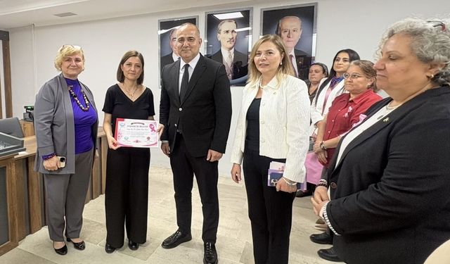 MHP Adana’da kadın sağlığı semineri: Meme kanserinde erken teşhise dikkat çekildi