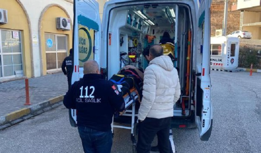 Mardin'de servis aracı devrilmesi sonucu 6 kişi hayatını kaybetti, 5 kişi yaralandı.