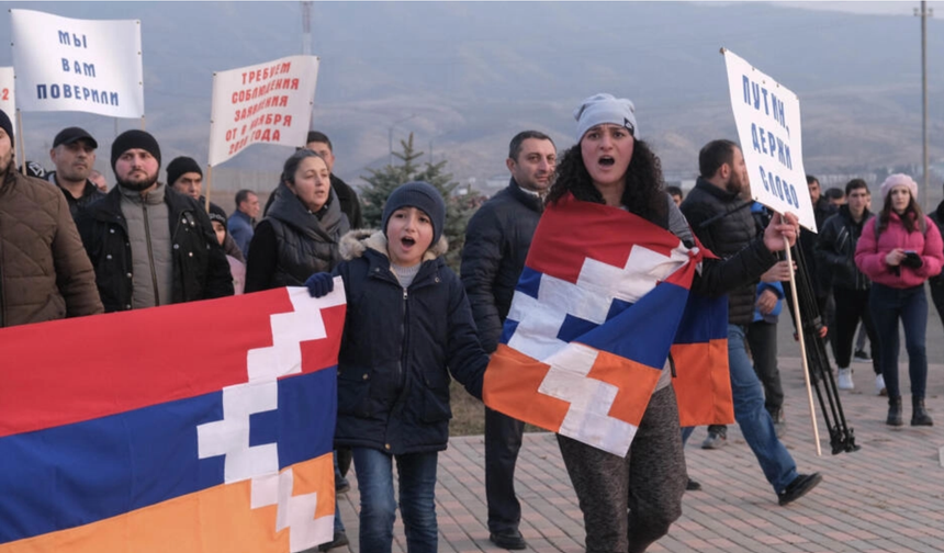Dağlık Karabağ'da mahsur kalan binlerce Ermeni insani krizle karşı karşıya