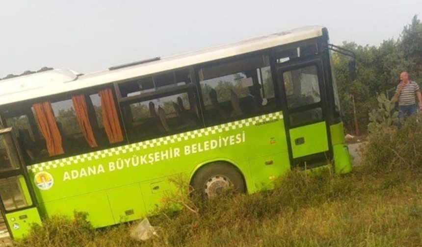 Yüreğir'de Belediye Otobüsü İle Minibüs Çarpıştı 2 Kişi Yaşamını Yitirdi