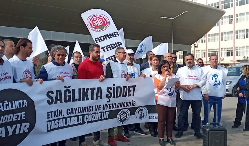 Adana'da Sağlık Örgütleri Şiddete Karşı Ortak Eylem Yaptılar