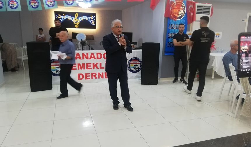 Anadolu Emekliler Derneği Yemekli Toplantı Düzenledi