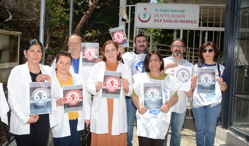 Adana'da Aile hekimliği çalışanları sekiz haftadır ‘Vergide Adalet İstiyoruz!’ diye haykırıyor