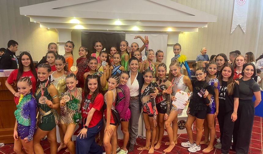Adana'nın Jimnastik Şampiyonları Çocuk Fitness Türkiye Şampiyonası'nda Parladı!