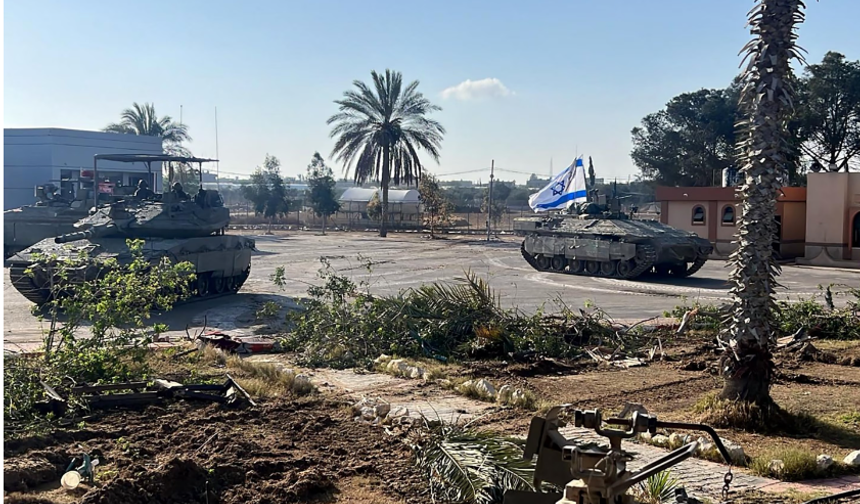 Biden, Refah'ta kullanılabileceği korkusuyla İsrail'e bomba sevkiyatını durdurdu