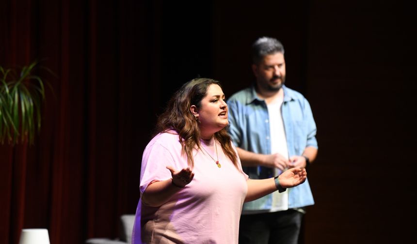 Yenişehir Belediyesi vatandaşları tiyatro ile buluşturmaya devam ediyor