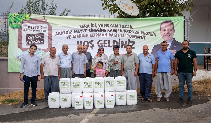 1800 üreticiye 30 bin litre ‘Böcek cezbedici hidrolize protein’ dağıtımı gerçekleştiriliyor