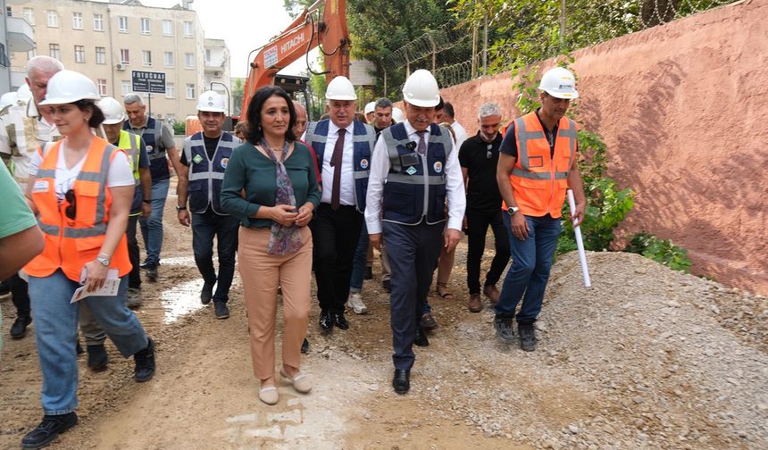 Başkan Zeydan Karalar, Kozan’da tarihi sorunları ortadan kaldırıyor