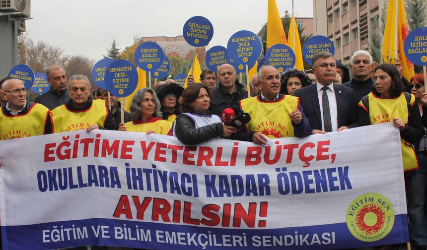 Eğitim Sen Milli Eğitim Bakanlığı Önünde Açıklama Yaptı: "Eğitimdeki Çöküşü Gizlemek Mümkün Değildir!"