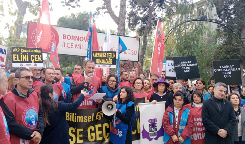 Eğitim-İş, İzmir Bornova’da Milli Eğitim Müdürlüğü Önünde Laik ve Bilimsel Eğitim İçin Açıklama Yaptı