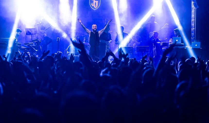 Berkay, İstanbul Vadi Jolly Joker’de Unutulmaz Bir Konser Verdi