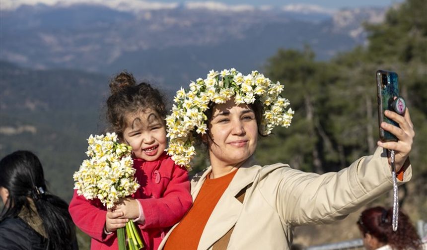 MİS KOKULU ŞENLİĞİN MİS KOKULU FOTOĞRAFLARI ÖDÜLLENDİRİLDİ