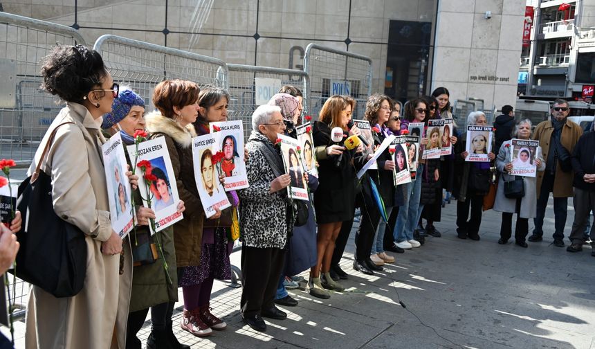 Cumartesi Anneleri 1041. Haftasında Gözaltında Kaybedilen Kadınları Andı