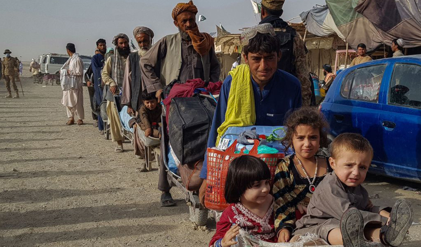 Afganistan’a Kitlesel Geri Dönüş Hız Kazandı: Bir Günde 5.500’ün Üzerinde Sığınmacı Ülkesine Döndü