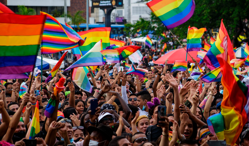 LGBTİ+ Hakları Tehdit Altında: HÜDA-PAR’dan Nefret İçerikli Kanun Teklifi Meclis’e Sunuldu