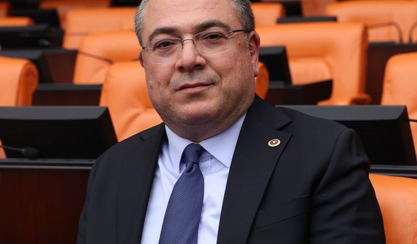 CHP’Lİ KARAKOZ’DAN 19 MAYIS MESAJI: “KARANLIK TABLOYU GENÇLERİMİZ DEĞİŞTİRECEKLER”