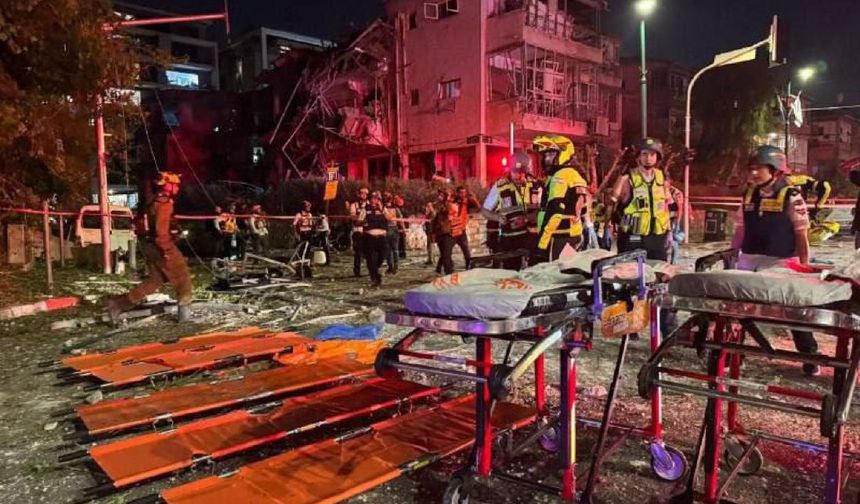 Husilerden İsrail’e Füze Saldırısı! Kudüs'te Sirenler Çaldı, Sığınaklara Gidildi