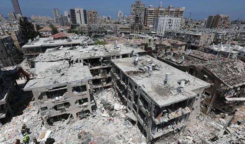 İran’dan İsrail’e Balistik Füze Saldırısı: Hastane ve Borsa Binası Vuruldu