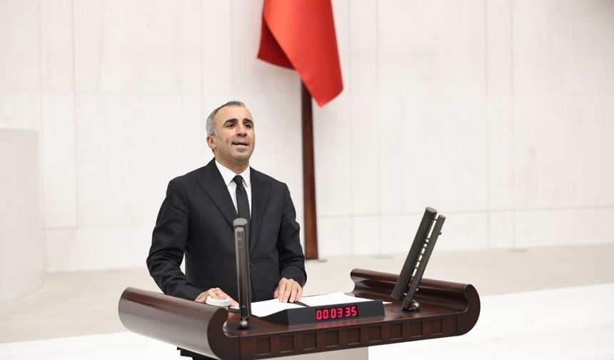 DEM Partili Celal Fırat’tan Depremzedelere Kesilen Cezalara Tepki: “Kendi Arazisine Ev Yapmak Suç mu?”