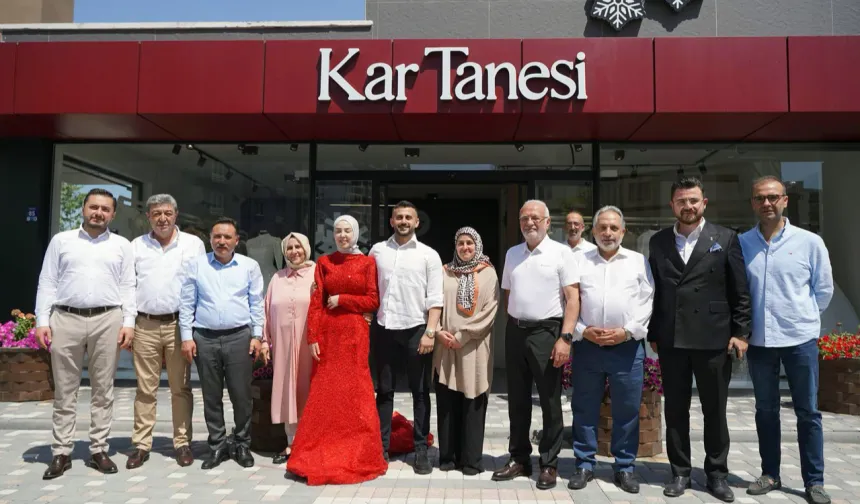 Kayseri Talas'ta Karbeyaz Gelinlik Evi'ne tam not