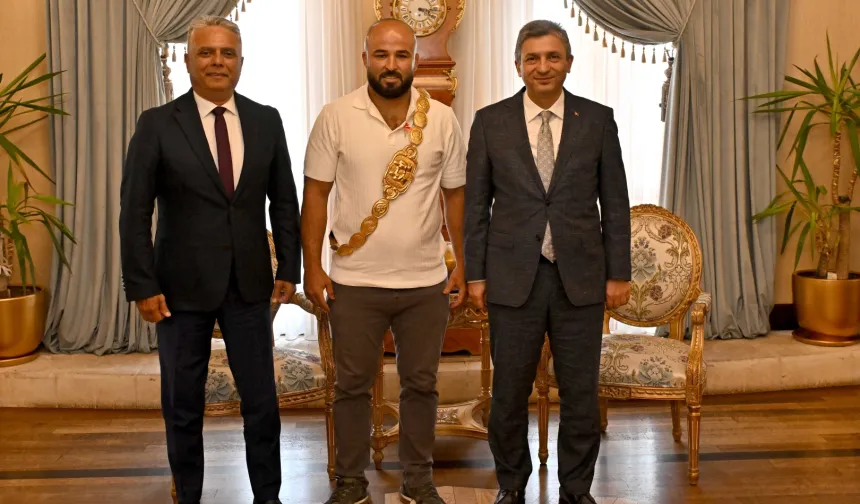 Orhan Okulu’dan Vali Şahin’e anlamlı ziyaret