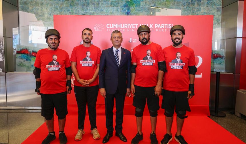 Kadir Aydar ve Tutuklu Başkanlar İçin Yola Çıkan “Özgürlük Pedalları” CHP Genel Merkez’de