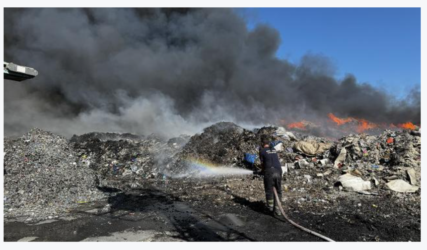 Adana Ekoloji Platformu İsyan Etti: “Bu Kaçıncı Yangın, Şehrimizi Zehirlemeye Ne Kadar Devam Edecekler?”