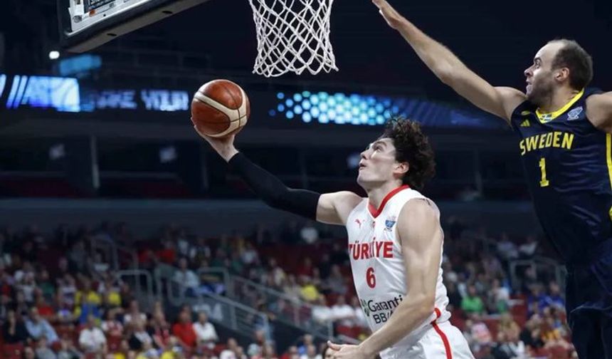 A Milli Erkek Basketbol Takımı, FIBA 2025 Avrupa Şampiyonası'nda çeyrek finale yükseldi