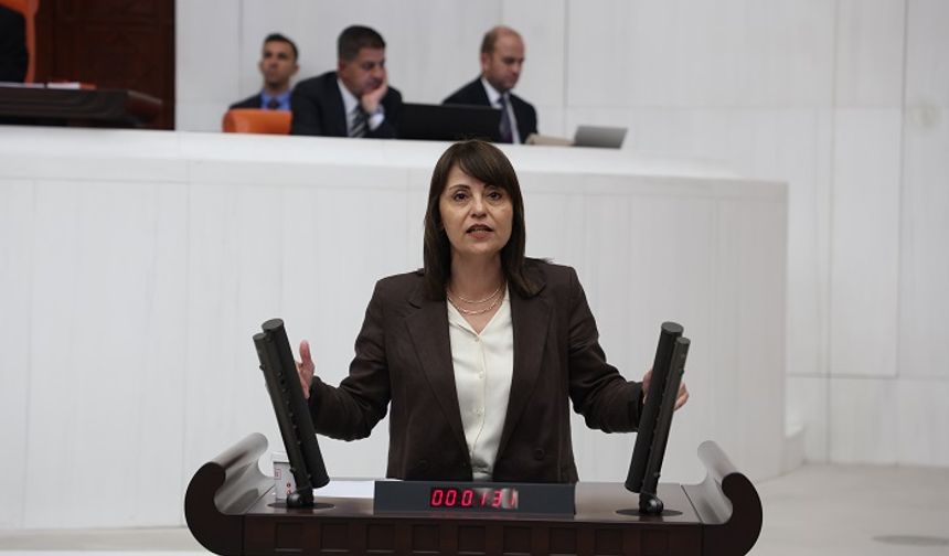 Kezban Konukçu: “Burs Ödemelerinde Keyfi ve Usulsüz Uygulamalar Gençlerin Eğitim Hakkını Tehdit Ediyor”