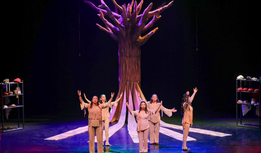 Yaş almışlar ‘Ben Anadolu’ oyunu ile tarihsel yolculuğa çıktı