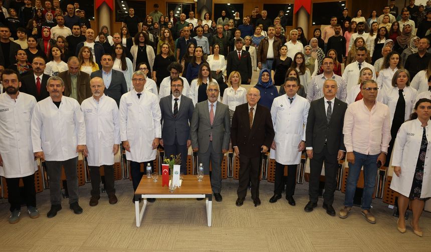 Çukurova Üniversitesi Diş Hekimliği Fakültesinde Beyaz Önlük ve 25. Yıl Mezuniyet Seremonisi Düzenlendi