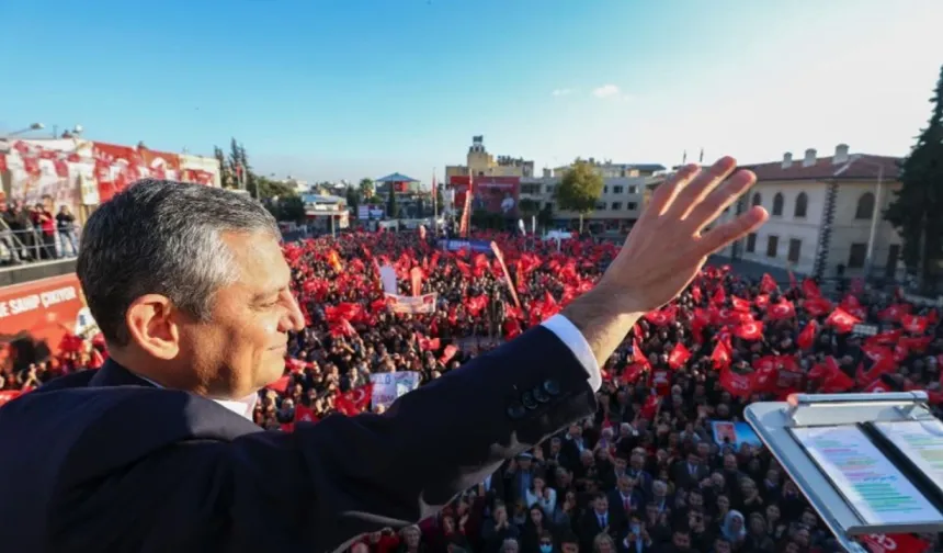 "Yeni Parti" İsmi İçin Marka Başvurusu Yapıldı: Gözler Siyasi Kulislerde