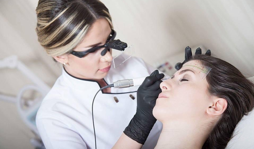 Asya’dan Rusya’ya, Avrupa’dan Amerika’ya: Kalıcı Makyajın Küresel Yükselişi