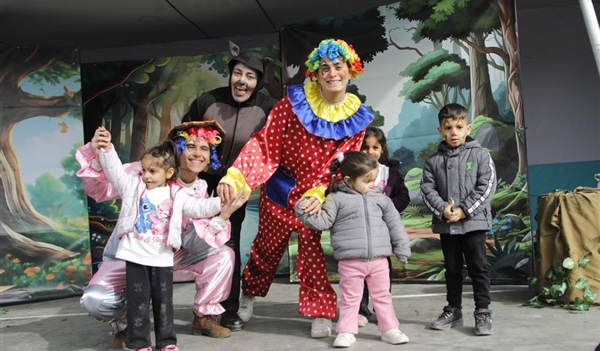 YÜREĞİR’DE ARA TATİL ÇOCUK ŞENLİĞİYLE RENKLENDİ