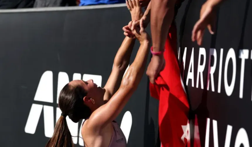 Zeynep Sönmez’ten Fair Play Örneği: Avustralya Açık’ta İkinci Tura Yükseldi