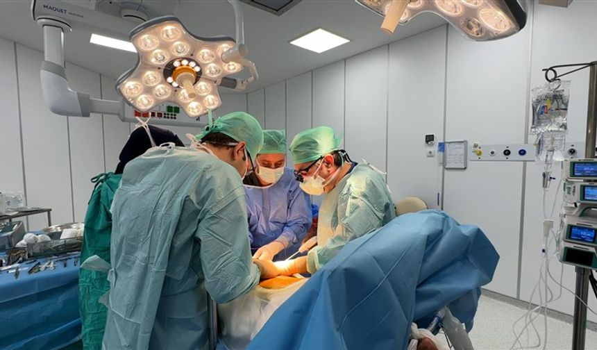 Gaziantep Üniversitesi’nde 1.071’inci Böbrek Nakli Gerçekleştirildi