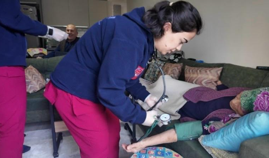 SARIÇAM’DA SAĞLIK, EVLERİN KAPISINDA