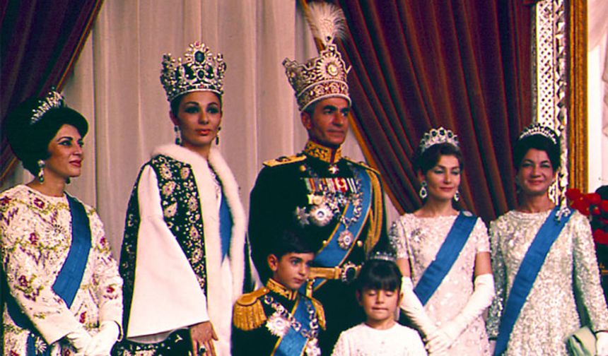 Tarihin gölgesinde bir hanedan: Tahttan sürgüne son Şah Pehlevi