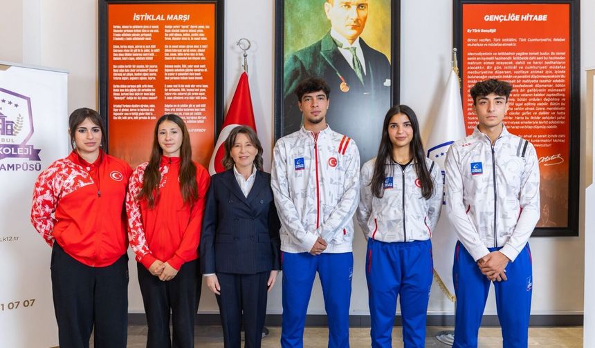 Filiz Kepme, İstanbul Lider Koleji'nin Altın Madalyalı Milli Sporcularını Kutladı