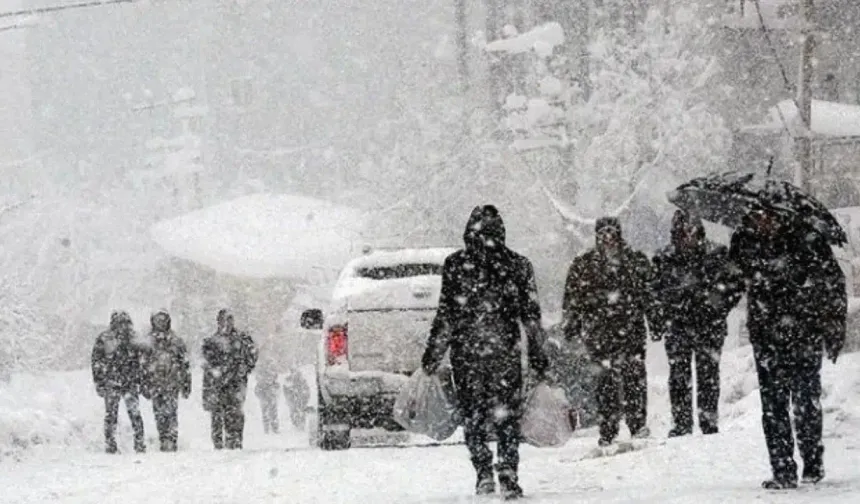 İstanbul Valiliği: Ağır Taşıtlar ve Kuryelerin Trafiğe Çıkışı Yasaklandı
