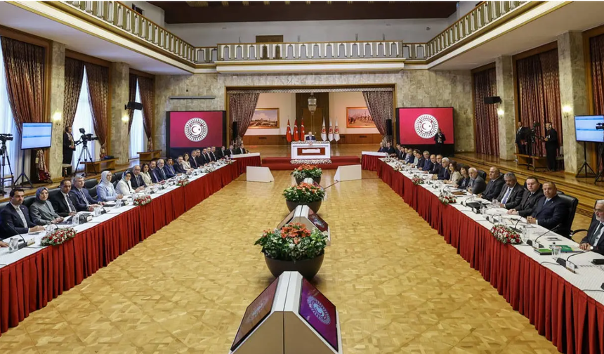 Komisyondan Hukuki Yol Haritası: Silahsızlanma, Eve Dönüş ve Demokratikleşme Vurgusu