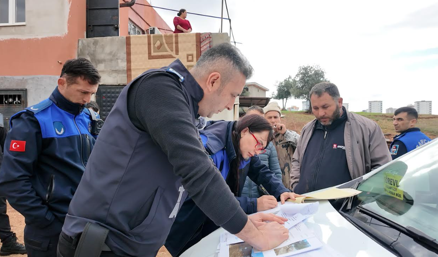 SARIÇAM’DA KENT ESTETİĞİNİ BOZAN HAYVANCILIK YAPILARI TAŞINIYOR
