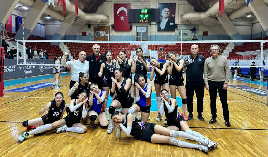 ABBSK Genç Kızlar Voleybol Takımı, Zeydan Karalar’ı şampiyonlukla karşıladı