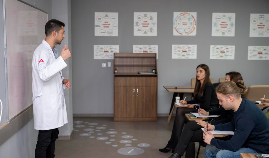 BÜYÜKŞEHİR MERCEK’TEN ‘ÖN BÜRO’ VE ‘RESEPSİYON ELEMANI’ KURSLARI