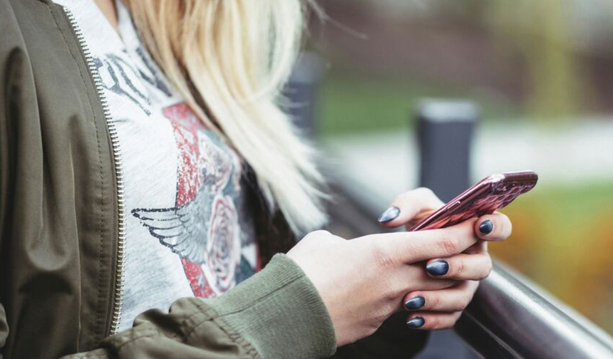 Dünya genelinde gençler siber zorbalıkta artışla karşı karşıya kalıyor.