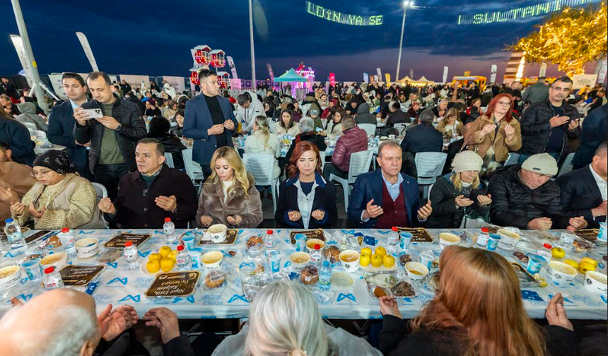 BAŞKAN SEÇER VE MERAL SEÇER, MERSİNLİLERLE İFTAR SOFRASINDA BULUŞTU