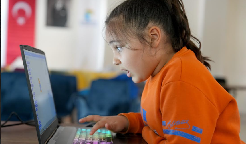 Çukurova Tech’te Şubat Eğitimleri Tamamlandı: Teknolojiyle Üreten Nesiller Yetişiyor