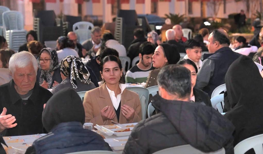 Ceyhan Belediyesi 15. İftar Programını Düzenledi