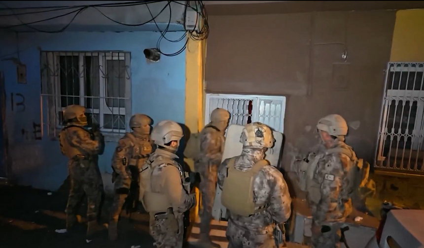 Suç örgütlerini öven ve silahlı paylaşımlar yapanlara eş zamanlı operasyon: 358 Şüpheli Yakalandı